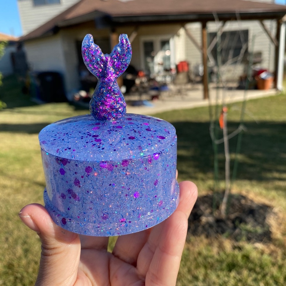 Gorgeous purple sparkly mermaid 🧜‍♀️ trinket box